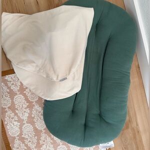 Snuggle Me Lounger w/ Cover